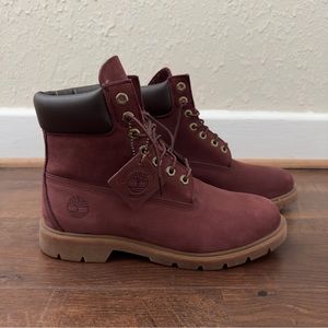 Men’s 8.5 maroon Timberlands.